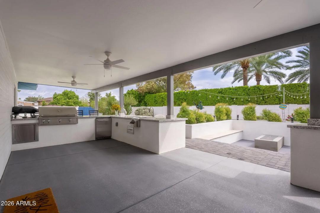Real Estate Picture 17