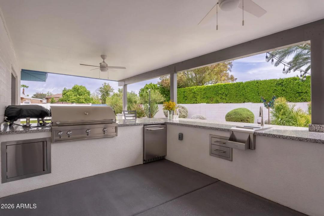 Real Estate Picture 18