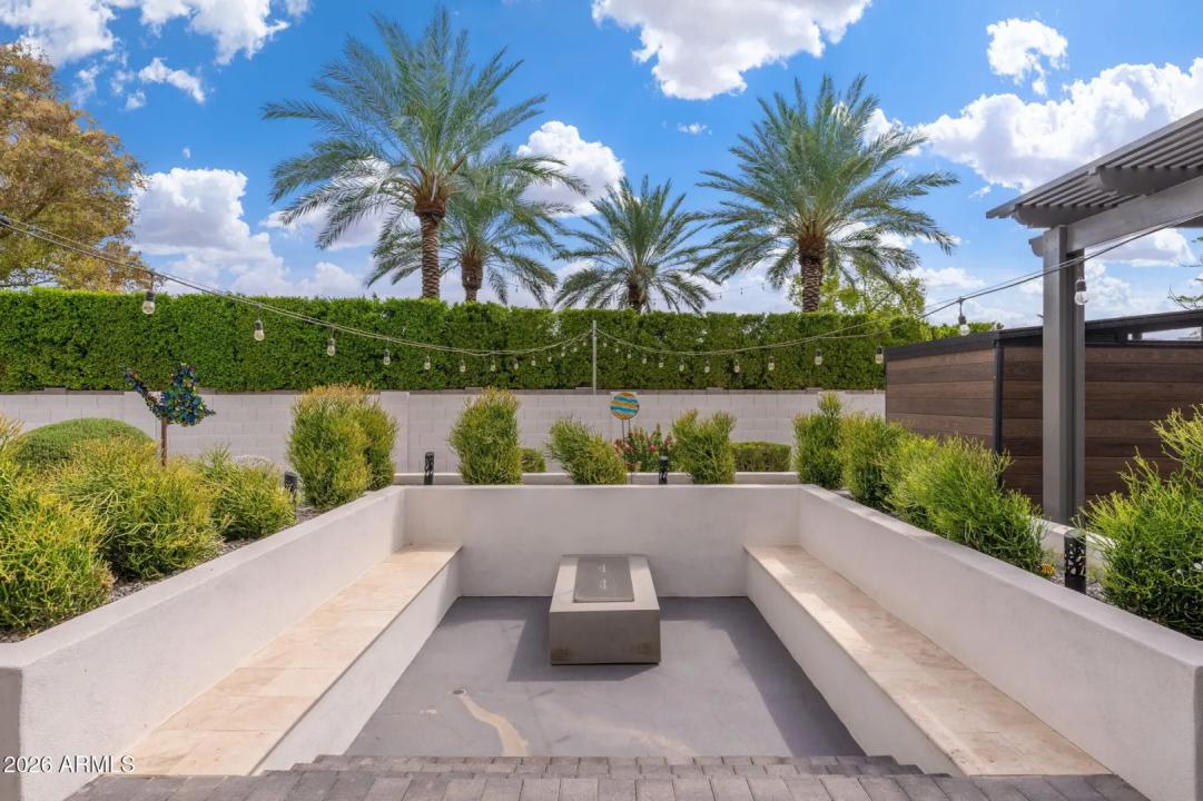 Real Estate Picture 22