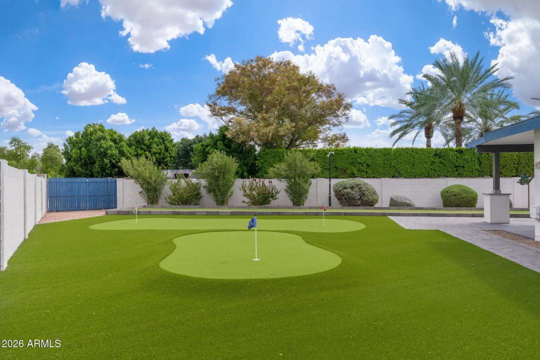 Real Estate Picture 5