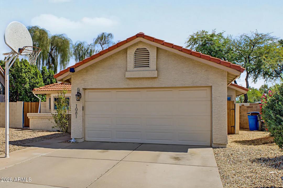 Real Estate Picture 4