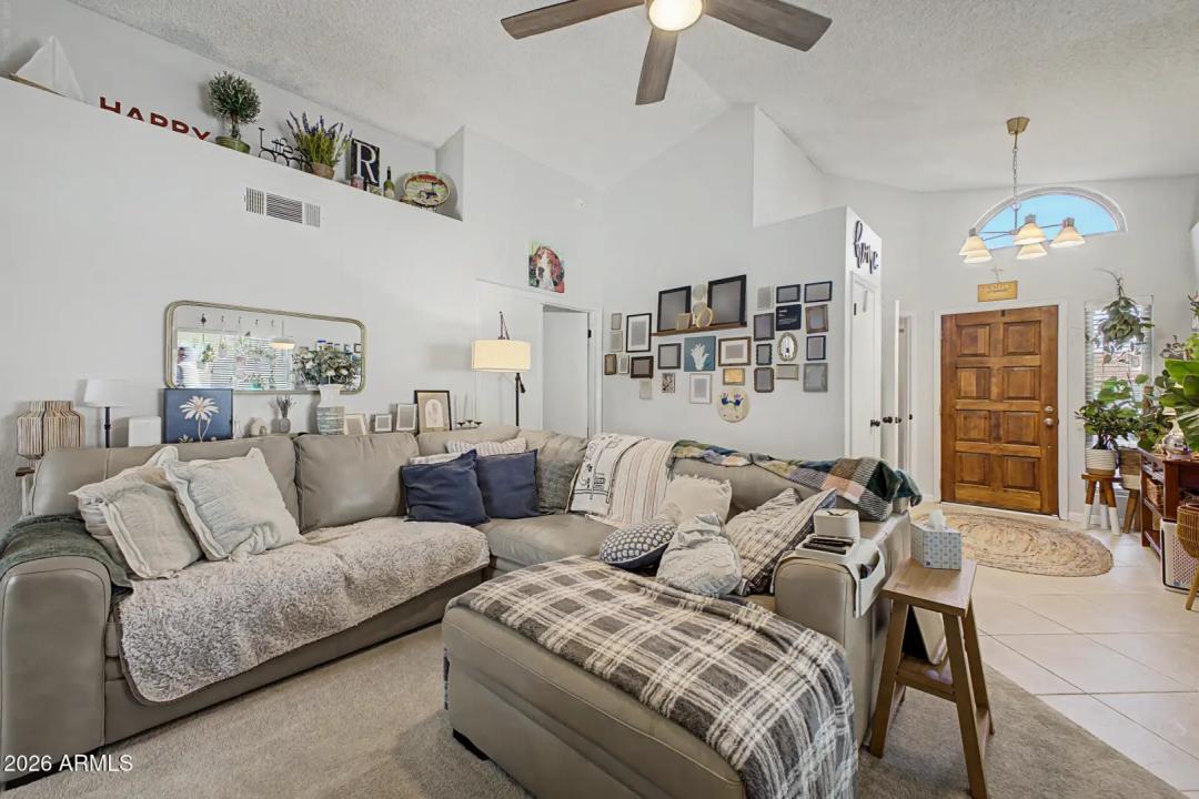 Real Estate Picture 7