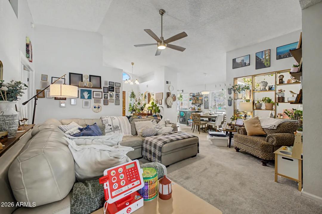 Real Estate Picture 8