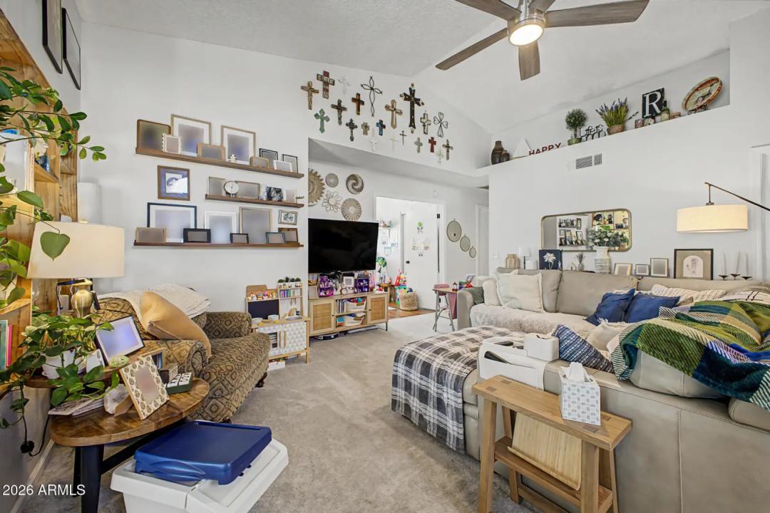 Real Estate Picture 9