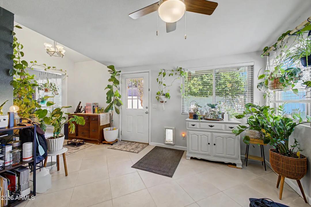 Real Estate Picture 10
