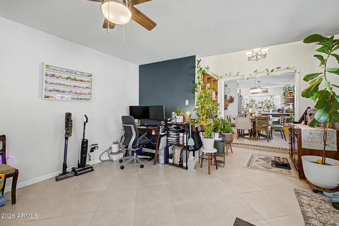 Real Estate Picture 12