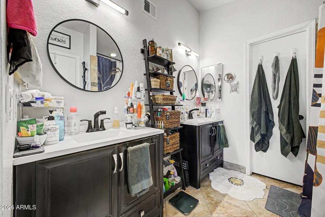 Real Estate Picture 22