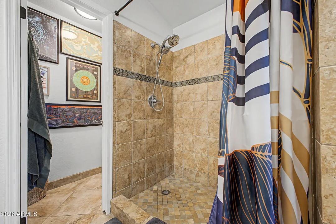 Real Estate Picture 23