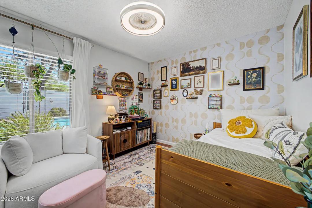 Real Estate Picture 27