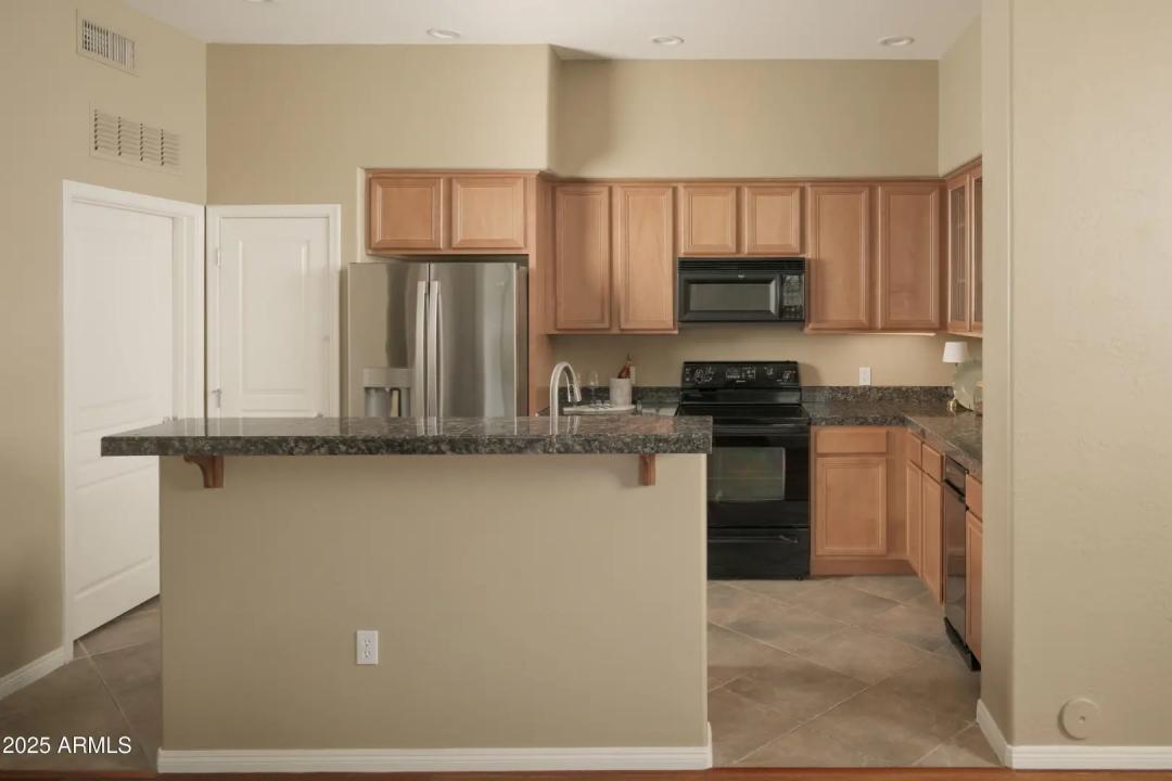 Real Estate Picture 9