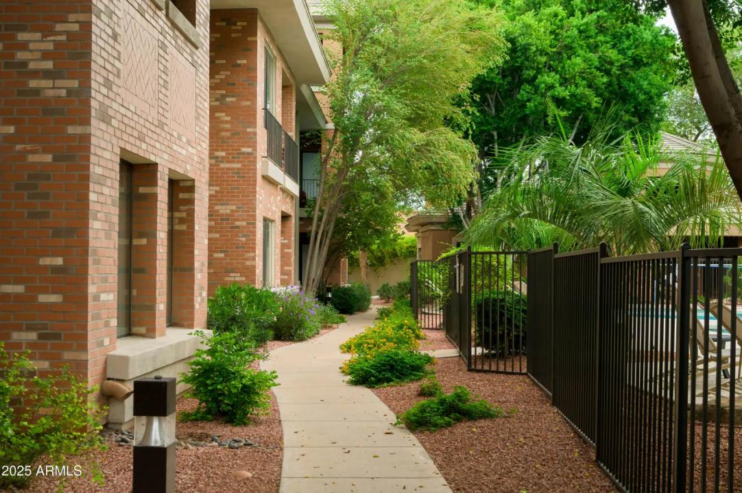 Real Estate Picture 26