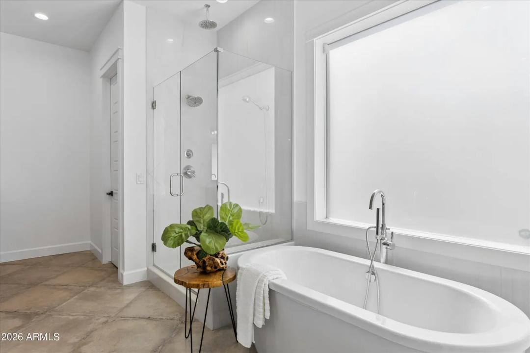 Real Estate Picture 14