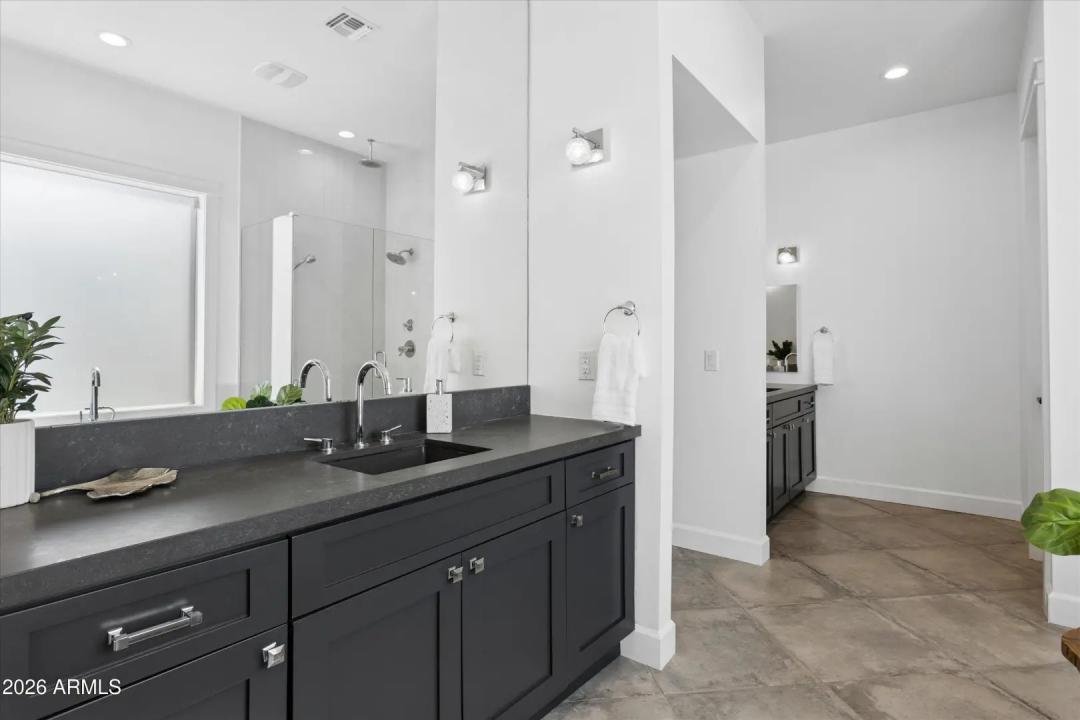 Real Estate Picture 13