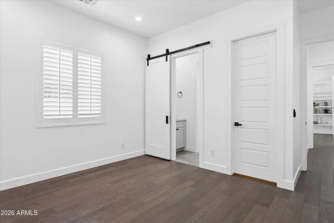 Real Estate Picture 25
