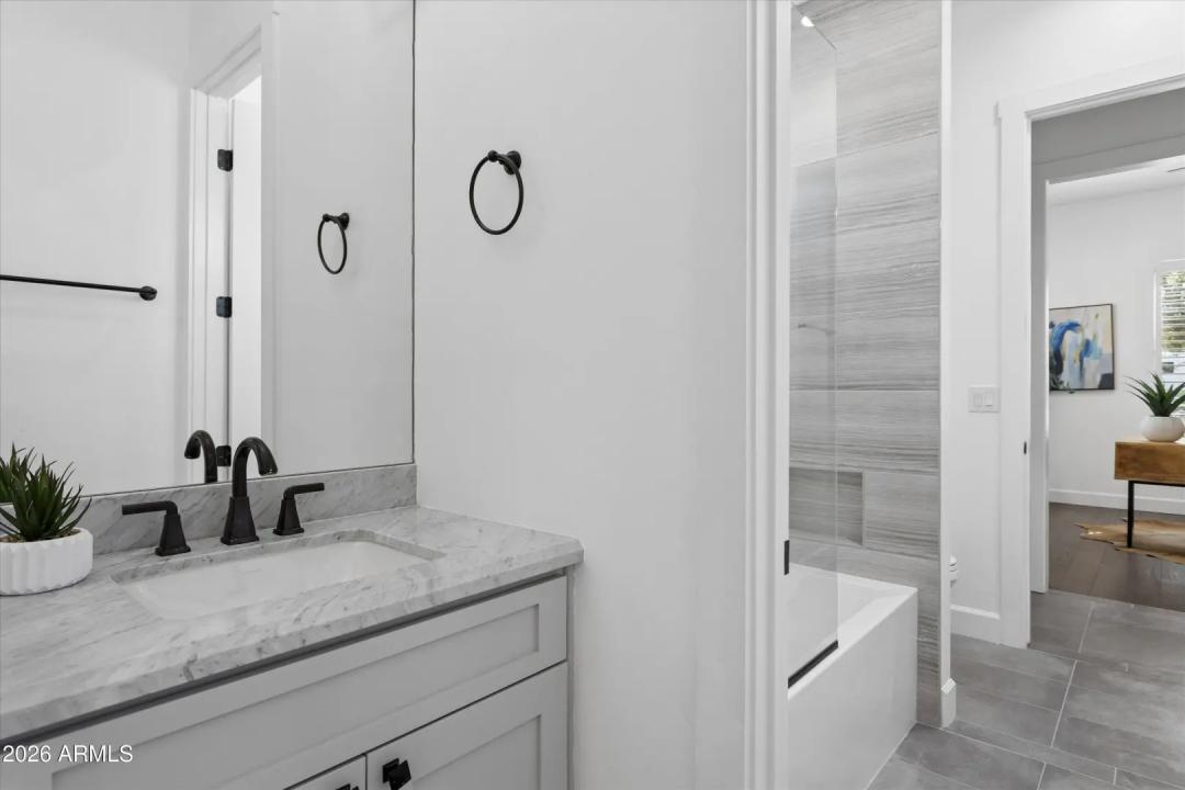 Real Estate Picture 24