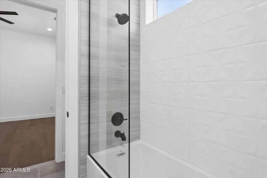 Real Estate Picture 23