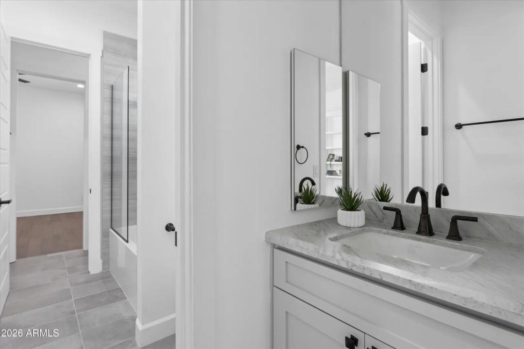 Real Estate Picture 22