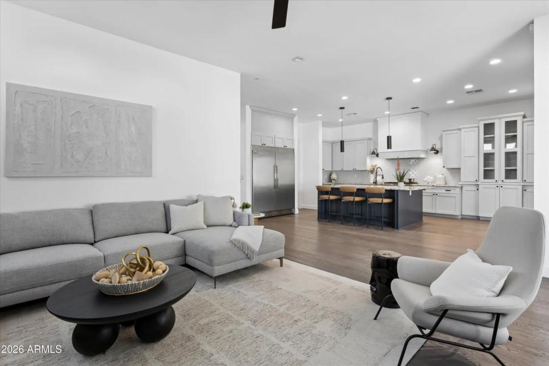 Real Estate Picture 7