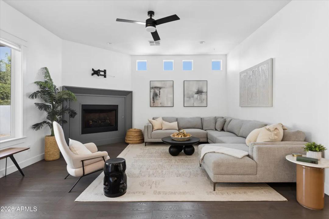 Real Estate Picture 9