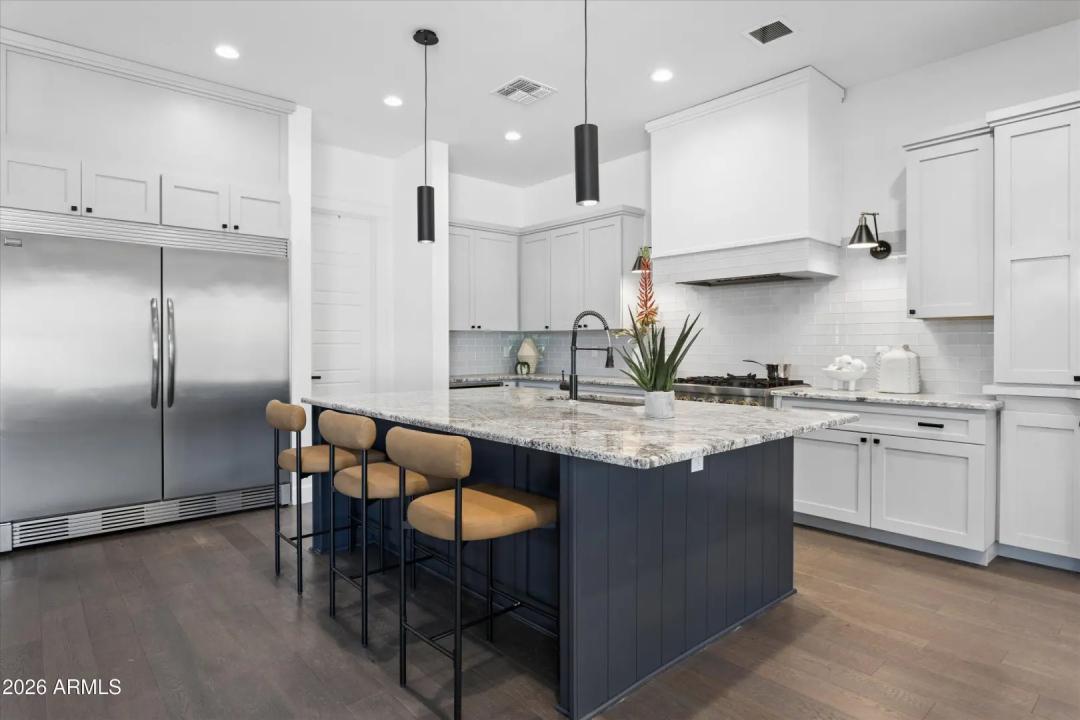 Real Estate Picture 5