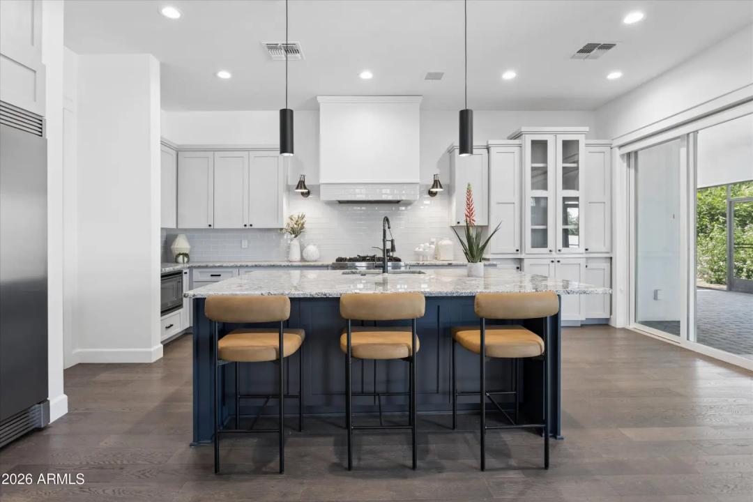 Real Estate Picture 6