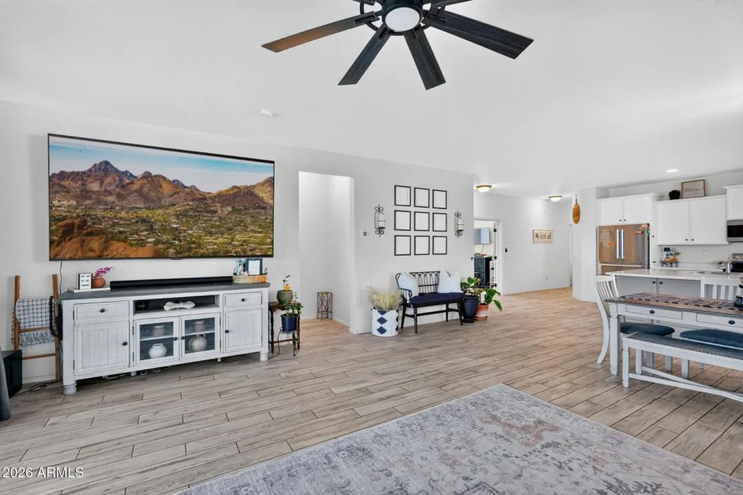 Real Estate Picture 19