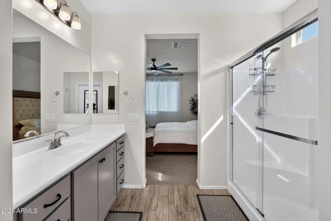 Real Estate Picture 25