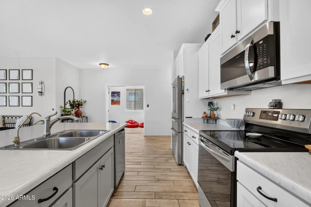 Real Estate Picture 10