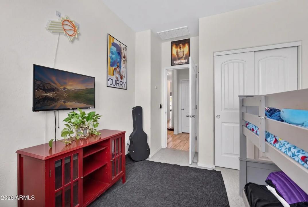 Real Estate Picture 34