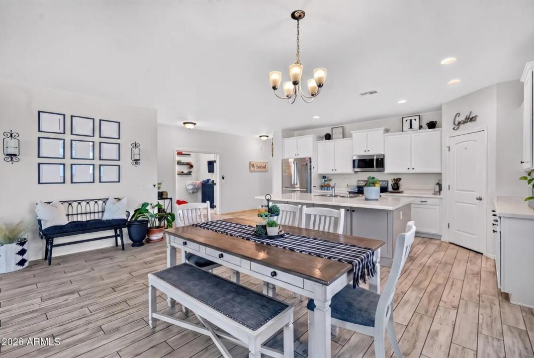 Real Estate Picture 12