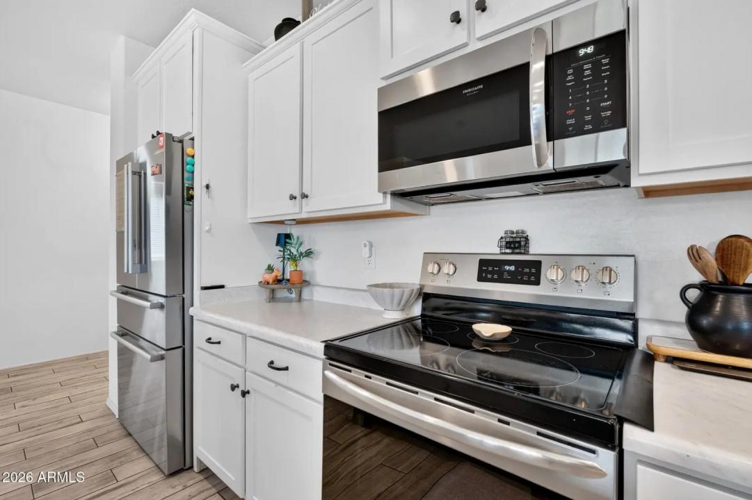 Real Estate Picture 8