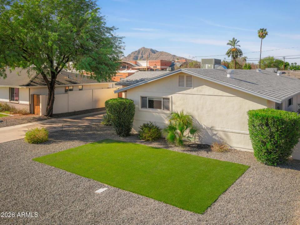 Real Estate Picture 2