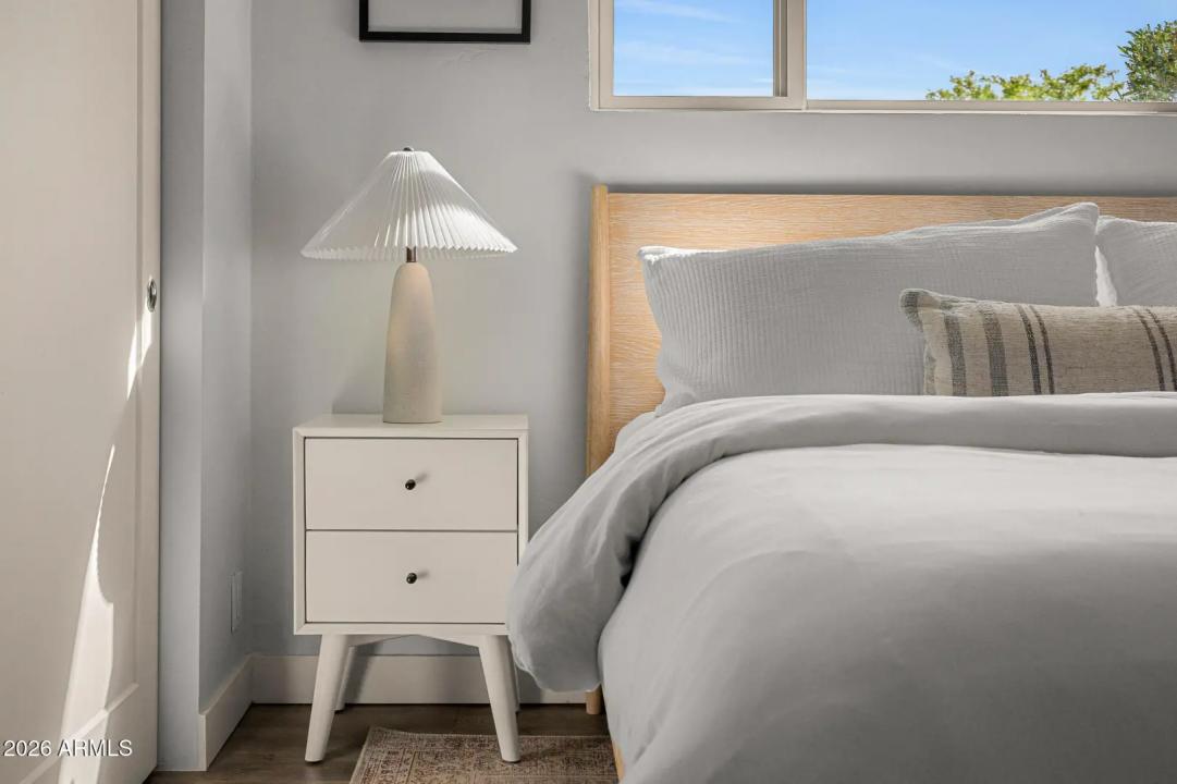 Real Estate Picture 8