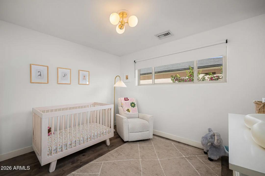 Real Estate Picture 12