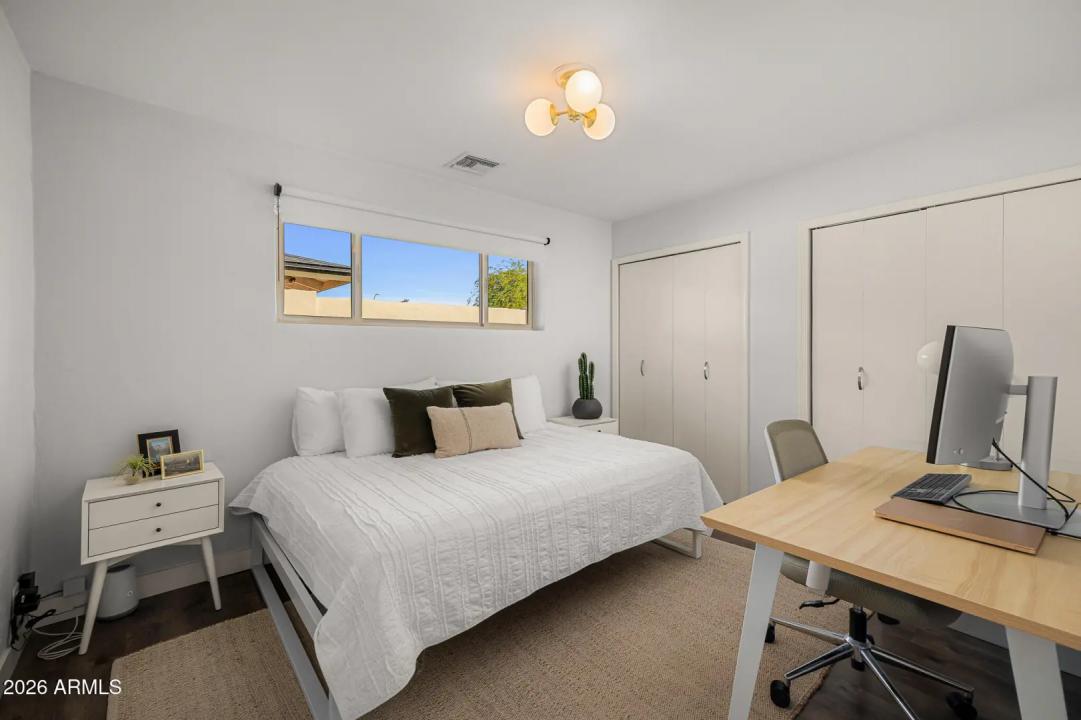 Real Estate Picture 13