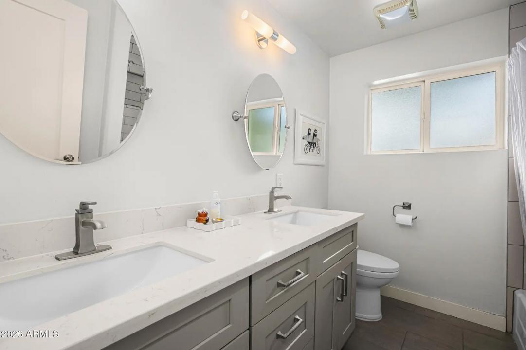 Real Estate Picture 14
