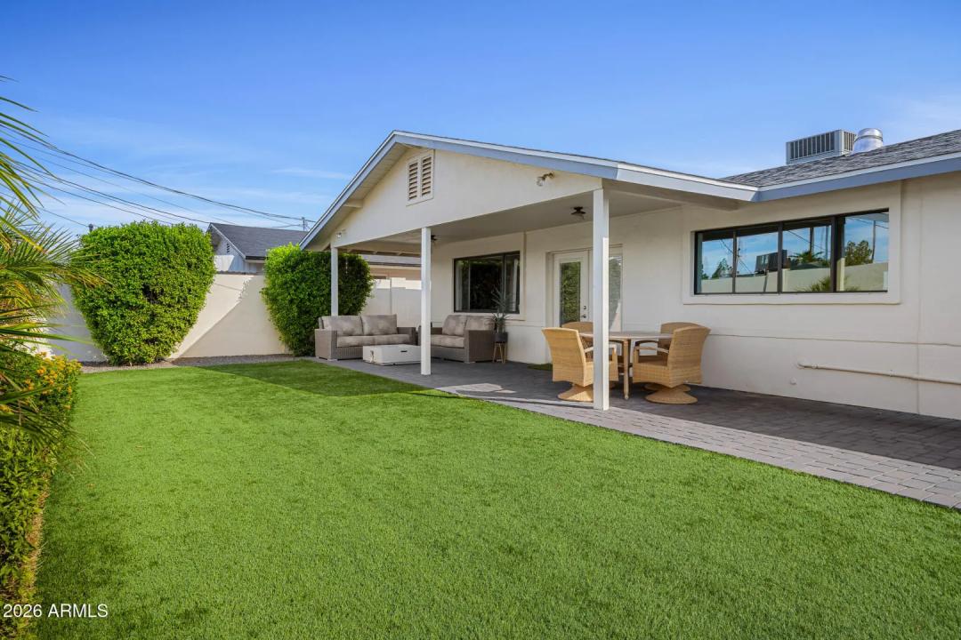 Real Estate Picture 17