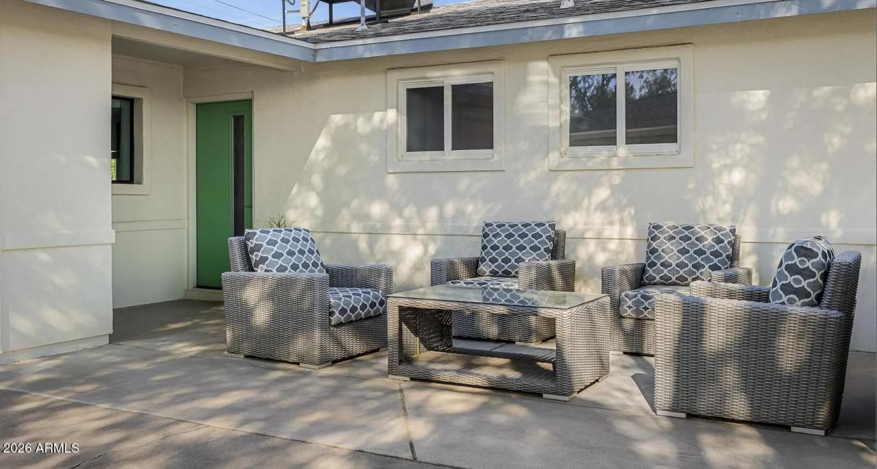 Real Estate Picture 4
