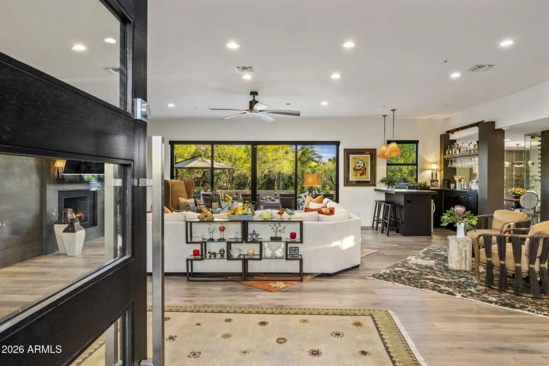 Real Estate Picture 5