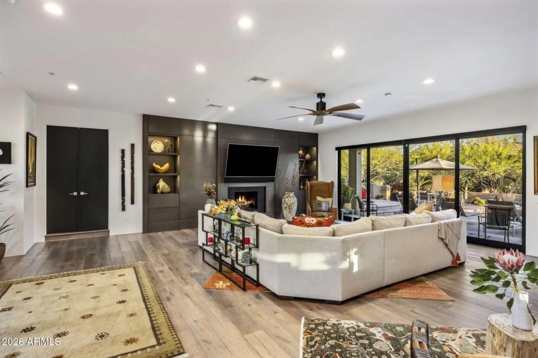 Real Estate Picture 6