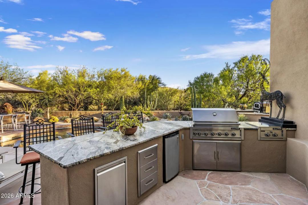 Real Estate Picture 50