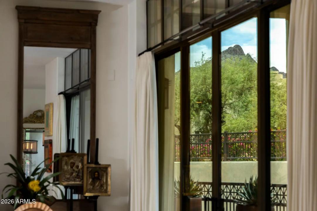 Real Estate Picture 8
