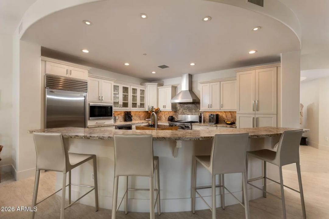 Real Estate Picture 11