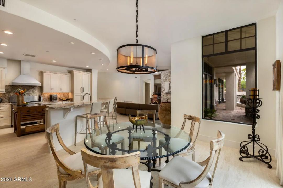 Real Estate Picture 18