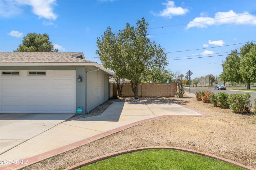 Real Estate Picture 24