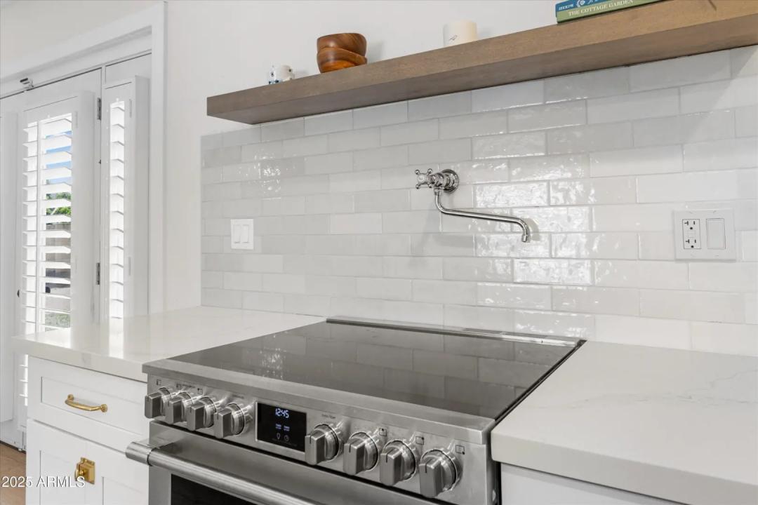 Real Estate Picture 5