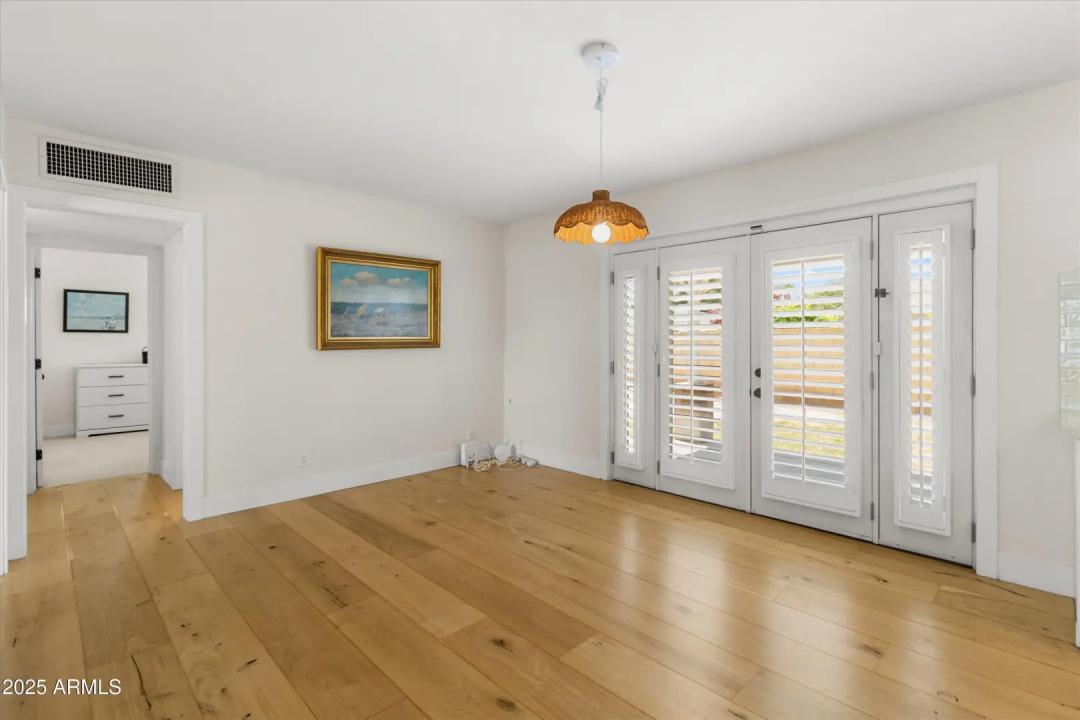 Real Estate Picture 11