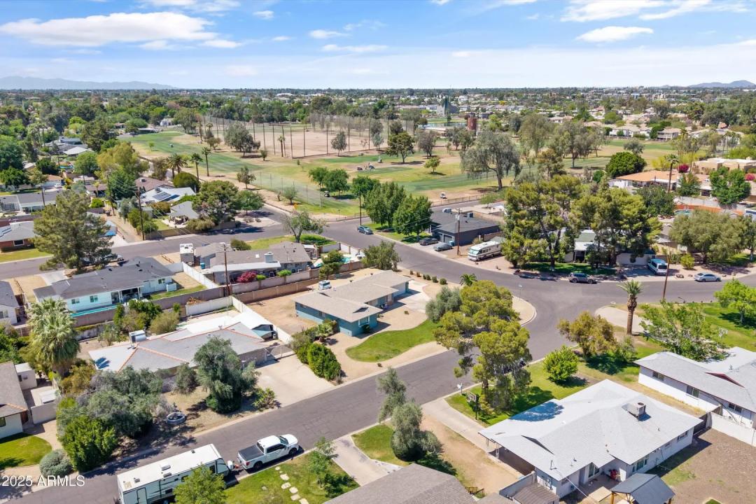 Real Estate Picture 29