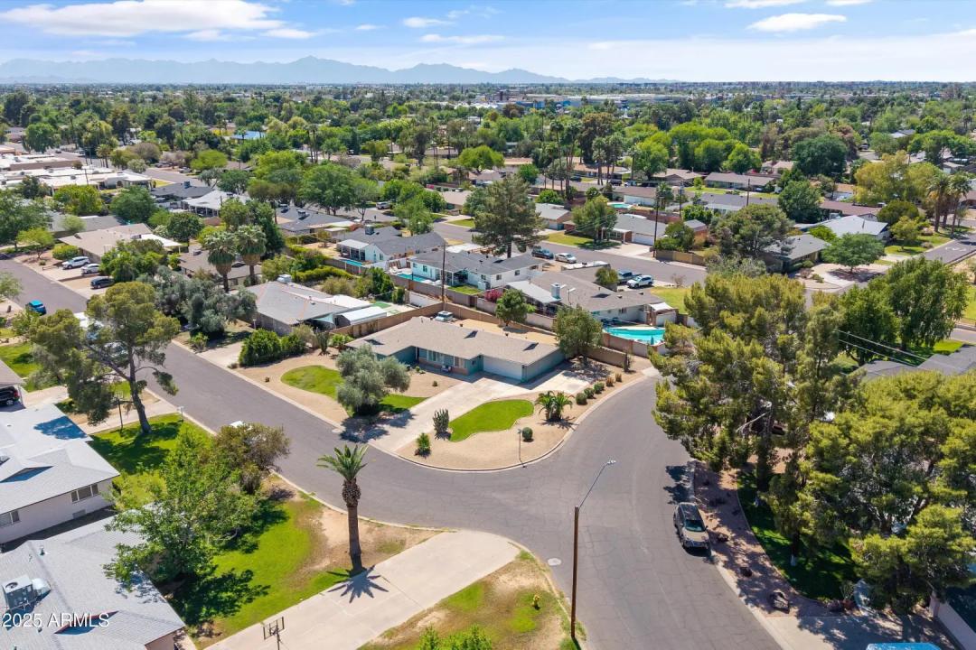 Real Estate Picture 30