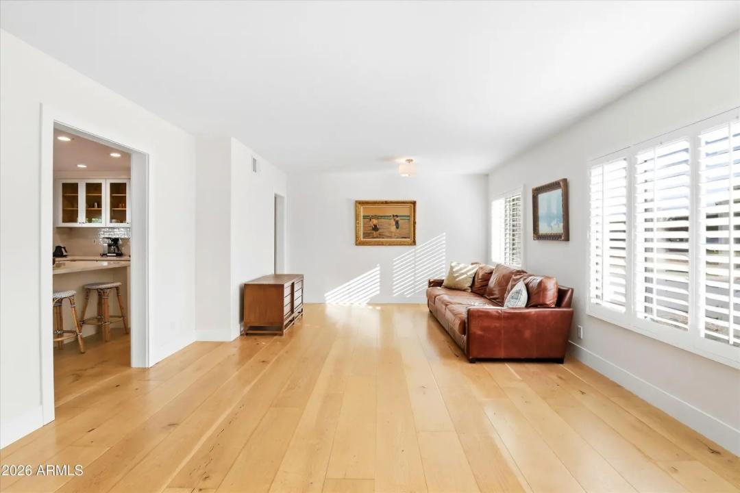 Real Estate Picture 13